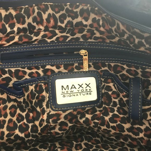 Shiny blue MAXX NY large hobo style bag - Picture 3 of 3